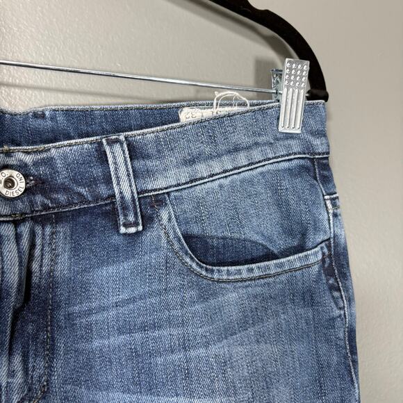 Diesel Liv Women's Low Rise Straight Leg Jeans - Size W31 - Medium Wash (0072J) - Picture 2 of 8
